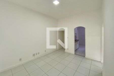 Sala de apartamento para alugar com 2 quartos, 70m² em Copacabana, Rio de Janeiro