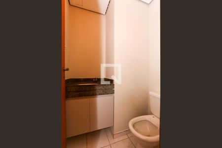 Lavabo de apartamento para alugar com 1 quarto, 48m² em Vila Suzana, São Paulo