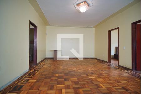 Sala de casa para alugar com 2 quartos, 450m² em Partenon, Porto Alegre