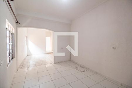 Sala de TV de casa para alugar com 2 quartos, 220m² em Vila Creti, Carapicuíba