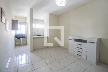 Sala  de kitnet/studio para alugar com 1 quarto, 45m² em Centro, Campinas