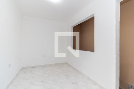 Sala de casa para alugar com 2 quartos, 51m² em Vila Carmosina, São Paulo