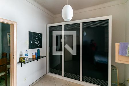 Quarto 2 de casa à venda com 3 quartos, 360m² em Carlos Prates, Belo Horizonte