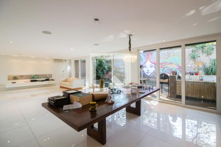 Sala de casa à venda com 5 quartos, 533m² em Alto de Pinheiros, São Paulo