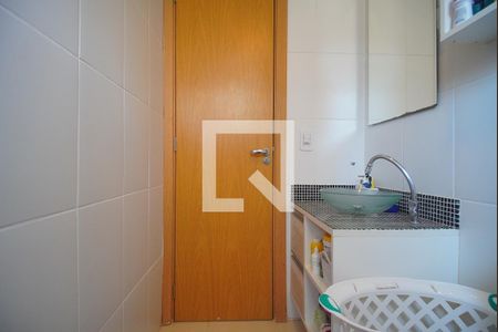 Banheiro de apartamento à venda com 2 quartos, 55m² em Rondônia, Novo Hamburgo