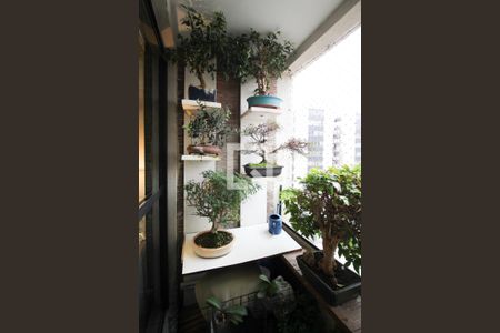 Varanda de apartamento à venda com 2 quartos, 54m² em Vila Olímpia, São Paulo