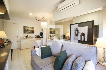 Sala de apartamento à venda com 2 quartos, 54m² em Vila Olímpia, São Paulo