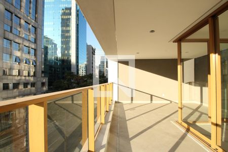 Varanda de apartamento à venda com 3 quartos, 147m² em Itaim Bibi, São Paulo