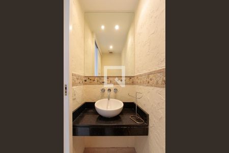 Lavabo de apartamento para alugar com 3 quartos, 187m² em Barra da Tijuca, Rio de Janeiro