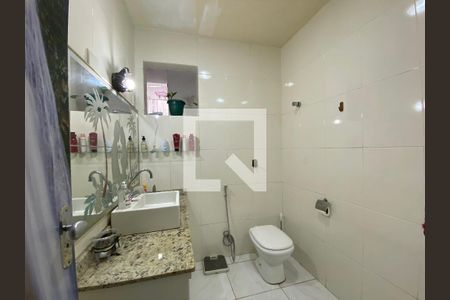 Banheiro de apartamento à venda com 1 quarto, 46m² em Humaitá, Rio de Janeiro