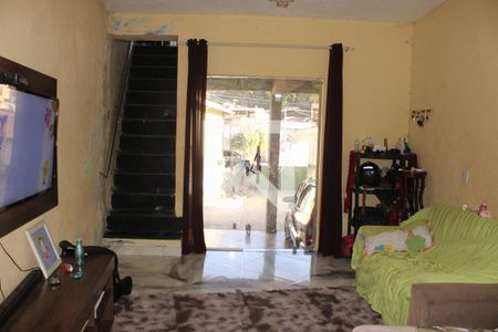 Sala 1 de casa para alugar com 2 quartos, 240m² em Fonte Grande, Contagem