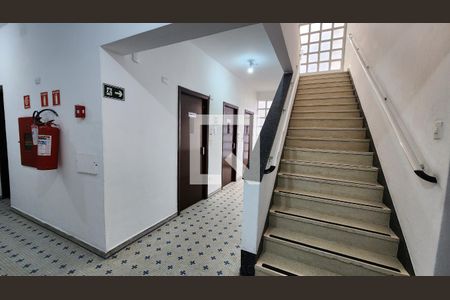 Studio para alugar com 35m², 1 quarto e 1 vaga Studio para alugar com 35m², 1 quarto e 1 vagaEscada