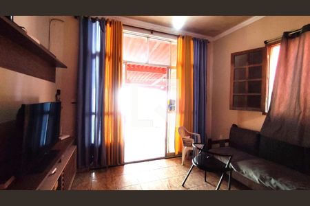 Sala de casa para alugar com 2 quartos, 200m² em Tropical, Contagem