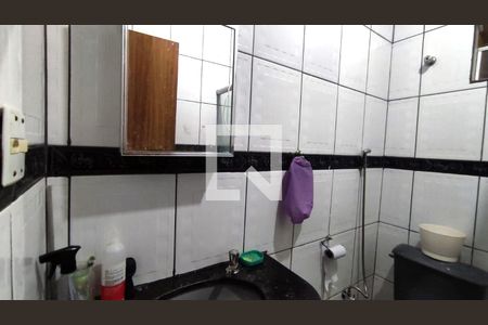 Banheiro de casa à venda com 2 quartos, 200m² em Tropical, Contagem