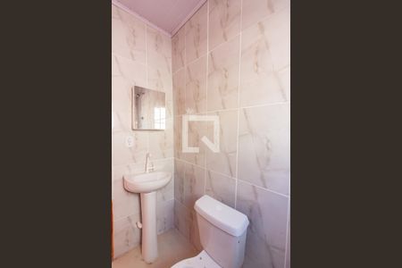 Banheiro de casa para alugar com 2 quartos, 40m² em Santo Antônio, Osasco