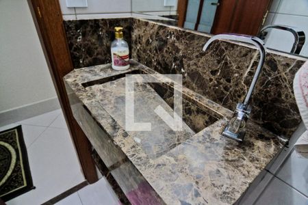 Lavabo de casa para alugar com 3 quartos, 220m² em Parque Sao Domingos, São Paulo