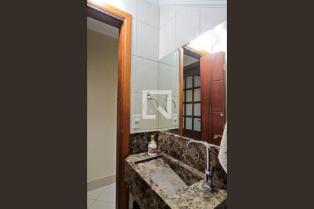 Lavabo de casa à venda com 3 quartos, 220m² em Parque Sao Domingos, São Paulo