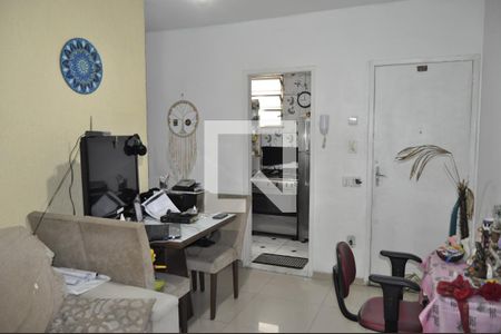 Sala de apartamento para alugar com 1 quarto, 38m² em Pilares, Rio de Janeiro