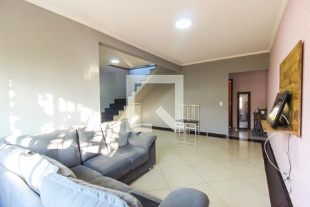 Sala de casa à venda com 3 quartos, 180m² em Jardim Helena, São Paulo