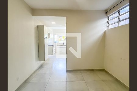 Sala de casa para alugar com 2 quartos, 60m² em Vila Pereira Cerca, São Paulo