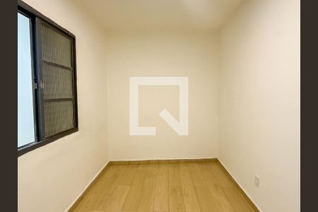 Quarto 2 de casa para alugar com 2 quartos, 60m² em Vila Pereira Cerca, São Paulo