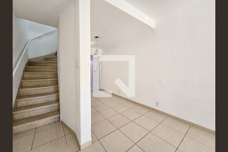 Sala de casa à venda com 2 quartos, 105m² em Jardim Trussardi, São Paulo