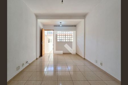 Sala de casa à venda com 2 quartos, 105m² em Jardim Trussardi, São Paulo