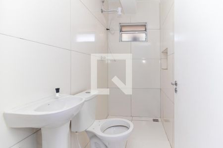 Banheiro de casa para alugar com 1 quarto, 40m² em Vila Bozzini, São Paulo