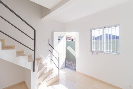 Casa de Condomínio para alugar com 2 quartos, 45m² em Vila Santa Terezinha, Carapicuíba