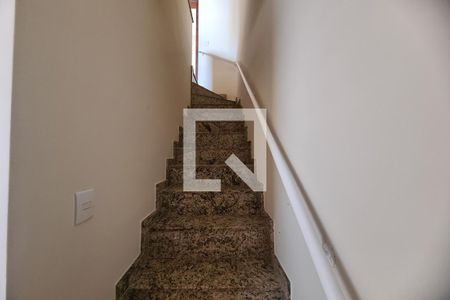 escada quartos de casa de condomínio para alugar com 3 quartos, 70m² em Chácara Belenzinho, São Paulo