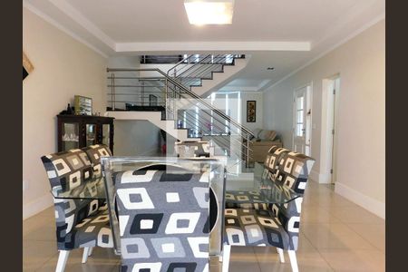 Sala  de casa de condomínio para alugar com 4 quartos, 226m² em Betel, Campinas