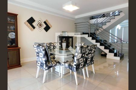 Sala  de casa de condomínio para alugar com 4 quartos, 226m² em Betel, Campinas