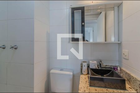 Banheiro de apartamento para alugar com 1 quarto, 29m² em Liberdade, São Paulo