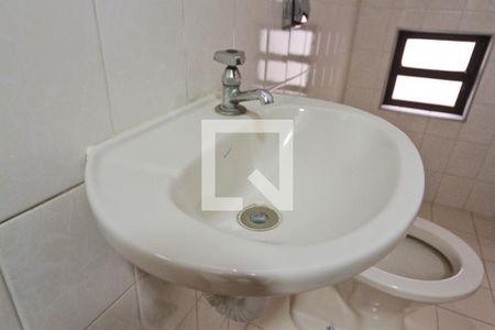 Lavabo de casa para alugar com 4 quartos, 180m² em Parque Sao Domingos, São Paulo