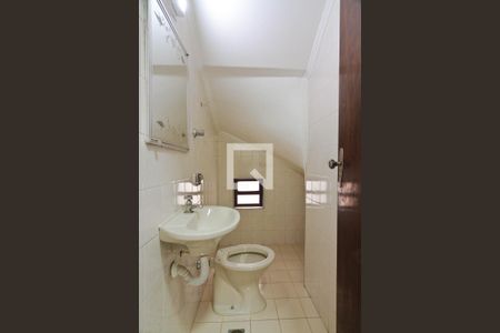 Lavabo de casa para alugar com 4 quartos, 180m² em Parque Sao Domingos, São Paulo