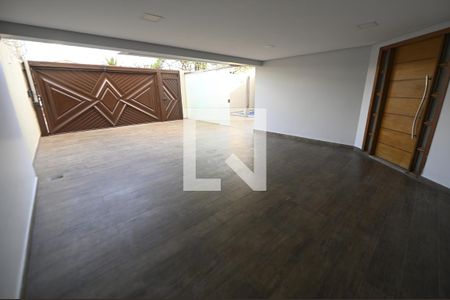 Garagem de casa para alugar com 3 quartos, 227m² em Setor Bueno, Goiânia