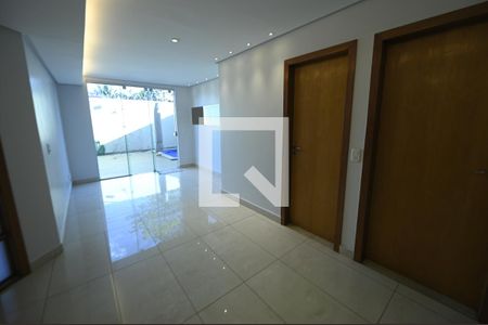 Sala de casa para alugar com 3 quartos, 227m² em Setor Bueno, Goiânia