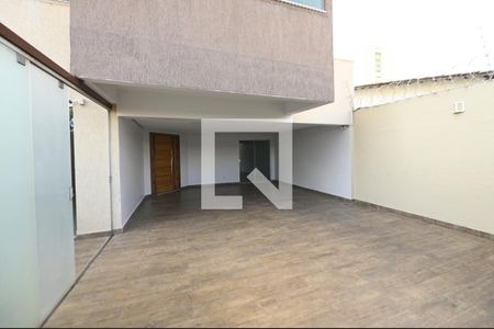 Área Externa de casa para alugar com 3 quartos, 227m² em Setor Bueno, Goiânia