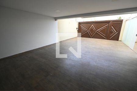 Garagem de casa para alugar com 3 quartos, 227m² em Setor Bueno, Goiânia