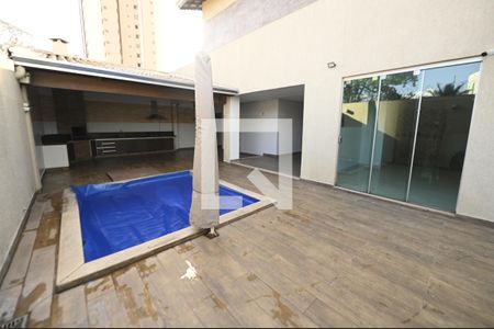 Área Externa de casa para alugar com 3 quartos, 227m² em Setor Bueno, Goiânia