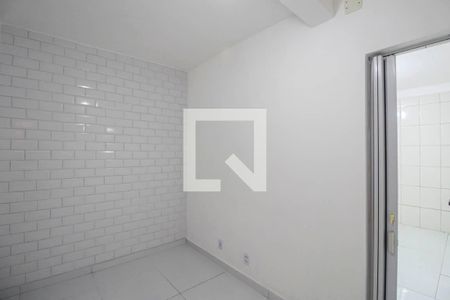 Quarto de casa para alugar com 2 quartos, 70m² em Vila Ema, São Paulo