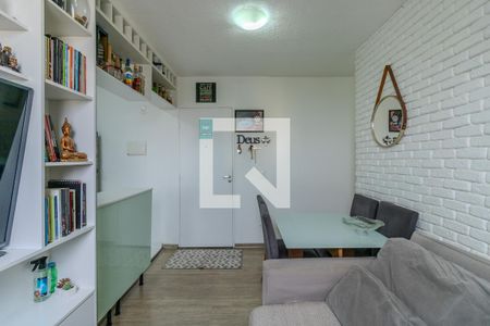 Sala de apartamento à venda com 2 quartos, 47m² em Vila Pirajussara, São Paulo