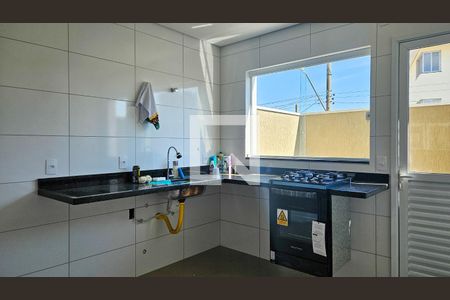 Cozinha  de casa de condomínio para alugar com 2 quartos, 77m² em Campo Grande, São Paulo