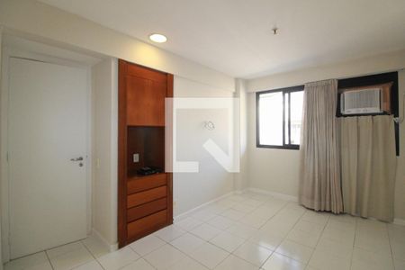 Suíte 1 de apartamento para alugar com 2 quartos, 68m² em Copacabana, Rio de Janeiro