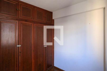 Quarto de apartamento para alugar com 3 quartos, 84m² em Lourdes, Belo Horizonte