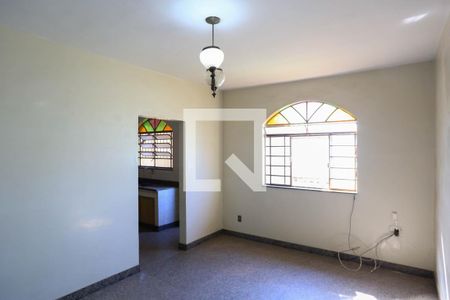 Sala de casa à venda com 4 quartos, 300m² em Paraíso, Belo Horizonte