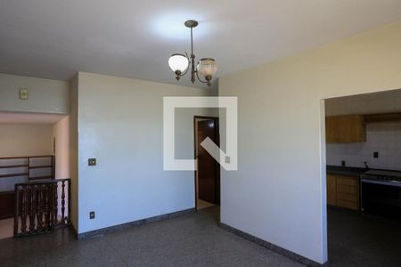 Sala de casa à venda com 4 quartos, 300m² em Paraíso, Belo Horizonte