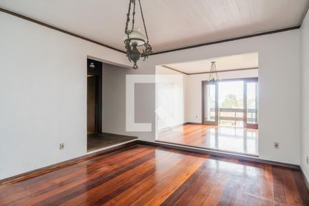 Sala de casa à venda com 5 quartos, 270m² em Teresópolis, Porto Alegre