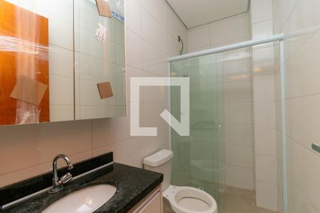 Banheiro de apartamento para alugar com 1 quarto, 28m² em Vila Marieta, São Paulo