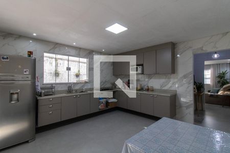 Casa à venda com 198m², 3 quartos e 2 vagas Casa à venda com 198m², 3 quartos e 2 vagasCozinha